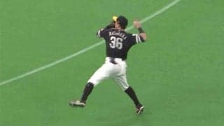 捕ってからが速すぎる！　ソフトバンク牧原が超絶美技披露