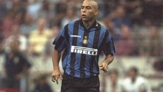 “怪物”ロナウドはFKまで蹴れる! 同胞ロベカルを彷彿とさせる長距離弾丸シュート【インクレディブル・ゴールズ】