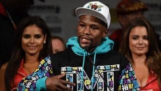 メイウェザーに不評の声「2020年最悪のコーデ」　奇抜な“新聞記事風”の1枚が話題