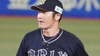 オリックスT-岡田が「おしゃれグラブトス」　パTV動画にファン称賛「芸術点が高い」