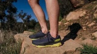 ホカオネオネ、新作トレイルランニングシューズ「TORRENT 2」を発表。ハイクシューズ新色も登場