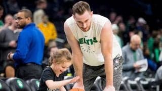 子どもの出産に立ち会うべく、セルティックスのヘイワードが第二幕の途中に離脱へ