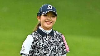 吉田優利が季節を先取り　森美穂との“秋冬ウェア”ショットに反響「スカート可愛い」