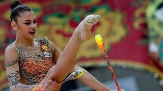 ロシア新体操美女、高層ビル街の“180度開脚”に反響「美貌は世界トップクラス！」