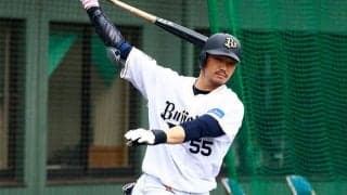 オリT-岡田「少し詰まって」右翼ポール直撃5号先制2ラン！　チームは12試合連続本塁打
