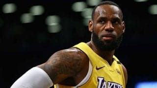「レブロンがこれを食べるのかよ」　再開間近NBA、隔離中の“簡素な食事”に選手驚き