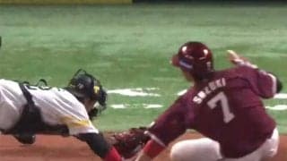 楽天鈴木大が“神の手タッチ”　正確ジャッジの球審をファン称賛「神の眼」