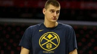 ウェスト3位のナゲッツが誇る万能型ビッグマン、ニコラ・ヨキッチが開催地入り