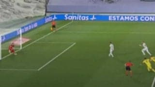 優勝決定のレアル戦で珍プレー 佐藤＆槙野のトリックプレーを再現か？