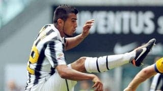 ビダルがユーベデビュー戦で決めたアクロバティックなジャンピングボレー【ファースト・ゴールズ】