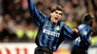 “怪物”ロナウドとのコンビネーション！ニコラ・ヴェントラが強烈FKをお見舞い【ビューティフル・フリーキック】