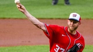 【MLB】「気持ち悪い」ほどの切れ味!?　ストラスバーグの予測不能な変化球にファン驚愕