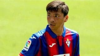 乾貴士、スペインの“闘将”と豪華2ショット　ド緊張の1枚に反響「ほんまもん」