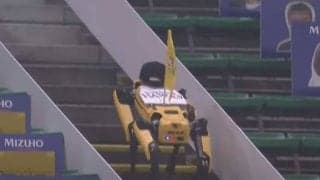 「本当に奇妙な光景」「恐怖を覚えた」　鷹“ロボット軍団”の進化した姿にファン爆笑