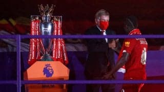 キャラガー氏が優勝セレモニー中のマネにインタビュー！「愛している」とまさかの告白