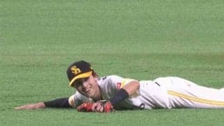 「井口かと思った」　ハム西川を仕留めた、鷹周東の“空飛ぶ空中スロー”にファン興奮