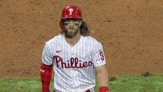【MLB】超斬新!?　350億円男が着用した“緑毛皮スパイク”に米絶賛「凄いオシャレだ」
