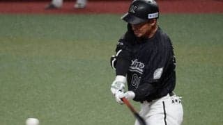 ロッテ鳥谷、移籍後初タイムリー！　リード広げる左中間フェンス直撃の2点適時打