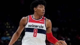 八村塁がレナード相手にフェイダウェイジャンパー成功を含む15得点10リバウンドと奮闘