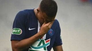 涙の負傷交代をしたエムバペ...CL出場は絶望的か