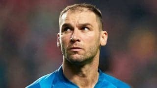 歓喜の裏で珍事　トロフィーを落として破損…露メディア「この光景見たくないだろう」