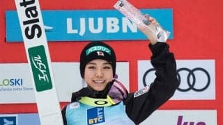 高梨沙羅の「エアマックス」最新モデルに反響　「なんか未来的」「足が小さく可愛い」