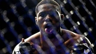 豪快膝蹴りから39秒KO　みぞおちに炸裂の一撃に恐怖再燃「こいつは激しすぎる」