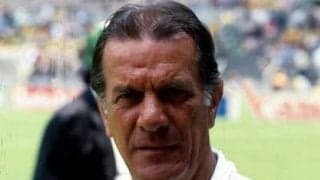 名将テレ・サンターナは美しさを尊ぶ。選手と観衆のためのサッカー