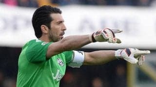 ルカ・トーニが思わず頭を抱える…！タイミングを外されながらもブッフォンがチームを救うスーパーセーブ【アンビリーバブル・セーブス】