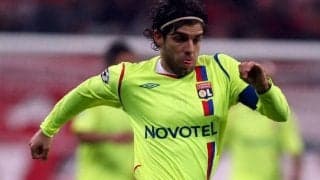 “フリーキックの魔術師”がショック・ドゥ・オランピックの舞台で長距離FK弾【ビューティフル・フリーキック】