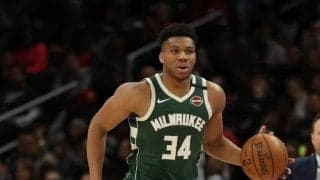 バックスが再開初戦を白星発進、アデトクンボが36得点をマークしセルティックスを撃破