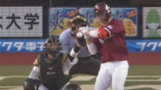 振ってないのに空振り三振？　まさかの“珍プレー”にファン称賛「審判のファインプレー」