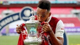 FA杯優勝に導く2発のオーバ、去就訊かれるも濁す 「今はみんなと喜び合いたいだけ」