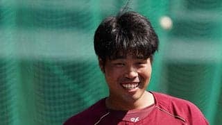 さすが元捕手の“強肩バズーカー”　楽天内田が二塁送球で見せたバント処理「最高」