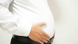 コロナ禍で増加？　20～30代前半の男性にも目立つ「ぽっこりお腹体形」の危険