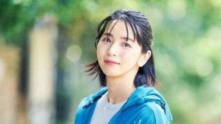 傳谷英里香さん、裸足で「ビーチラン」。地面を掴む感覚もわかった！