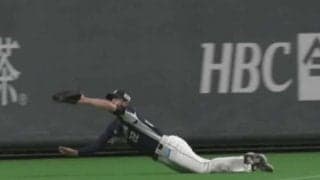 実況も「恐れずに行った」と賛辞　西武スパンジェンバーグがファウル好捕の超美技