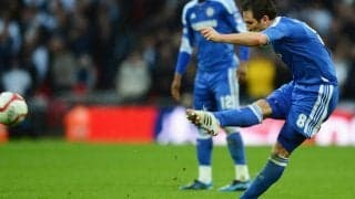 伯父さん相手にも容赦なし！選手時代のランパードがブレ球32m弾【ビューティフル・フリーキック】