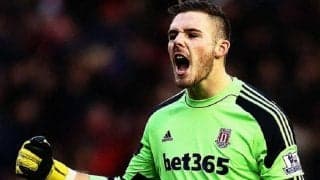 イングランド期待のGKバトランドが名手マフレズの強烈なミドルシュートをスーパーストップ！【アンビリーバブル・セーブス】