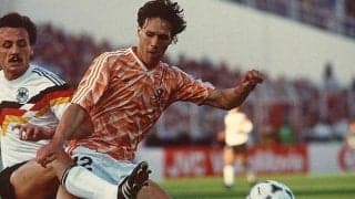 伝説のオランダ人FW、“聖マルコ”ことマルコ・ファン・バステンが決めた美しいバイシクルゴール【インクレディブル・ゴールズ】