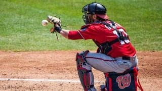 【MLB】スライディングの足を“高速スイッチ”　ナ軍捕手の走塁技術に米記者「マジックだ」