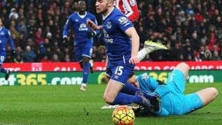 イングランド屈指のストッパー、バトランドが咄嗟のセーブでルカクの決定機を阻止！【アンビリーバブル・セーブス】