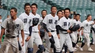 甲子園で球児たちに聞いた「白スパイク」の効果。32校中14校が導入