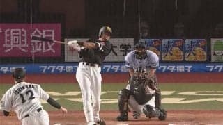 鷹柳田が豪快バックスクリーン弾　ロッテ石川から一時同点の16号ソロ