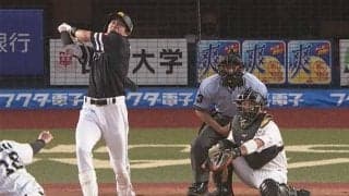 鷹・柳田悠岐が驚愕の超特大17号2ラン　ZOZOのバックスクリーン直撃