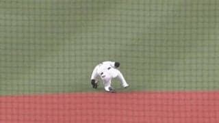 京セラどよめく“空飛ぶ超人キャッチ”　オリ大城の超美技で中嶋代行監督連勝スタート