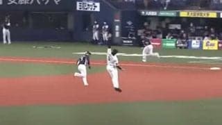 「辻コーチが素敵」オリ1軍新コーチのリアクションにも反響　大城＆源田が美技応酬