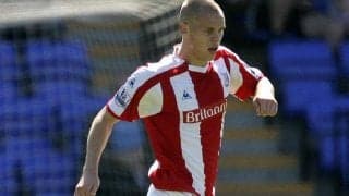 ストークの頼れるキャプテン！ショークロスが決めた攻撃陣顔負けのダイレクトボレー弾！【ファースト・ゴールズ】