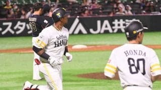 鷹グラシアル「完璧」今季初アーチ　1台800万円の“ロボット応援団”かすめるも被害なし