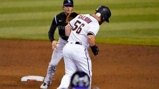 【MLB】前代未聞の送球を“ヘディング”　審判団すら「一度も見たことがない」珍プレー